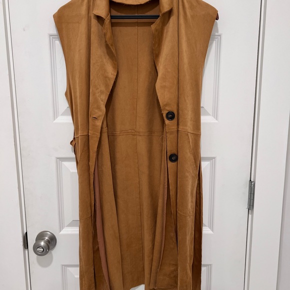 Women's Tan Sleeveless Coat - Picture 1 of 4